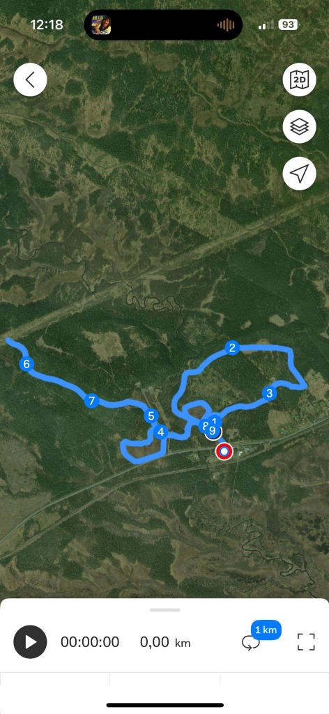Naturspåret er til venstre på bildet. Det er en del av blåspåret(5 km) om kjøres heletiden om det ikke er nok snø på resten av runden om Klocka