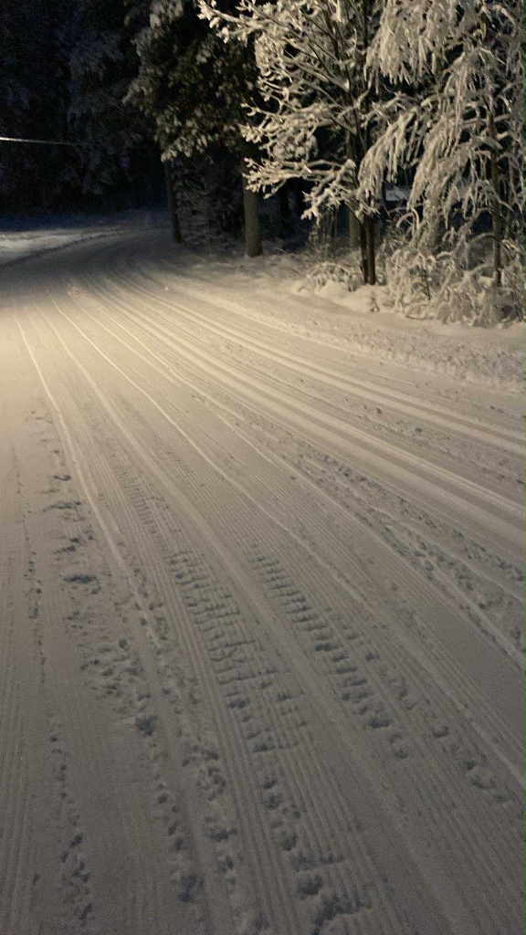 Elljusspåret start och mål i kvällsbelysning